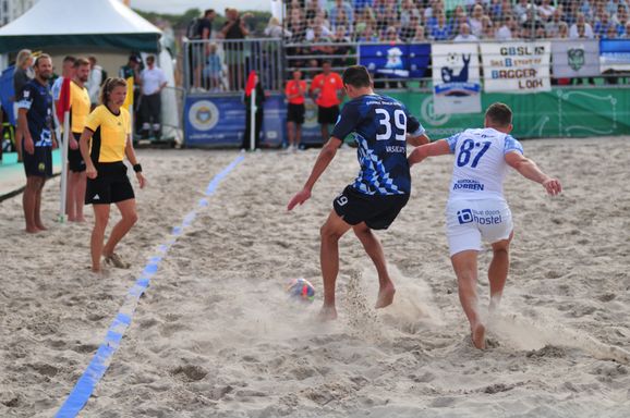 beachsoccer fußball am strand warnemünde